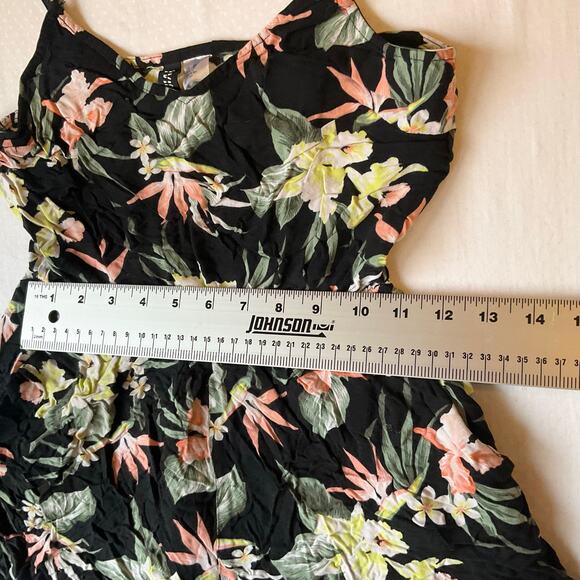 H&M Women Short Romper size XS Sleeveless Shorts Jumpsuit Floral Black Pink - Picture 3 of 9